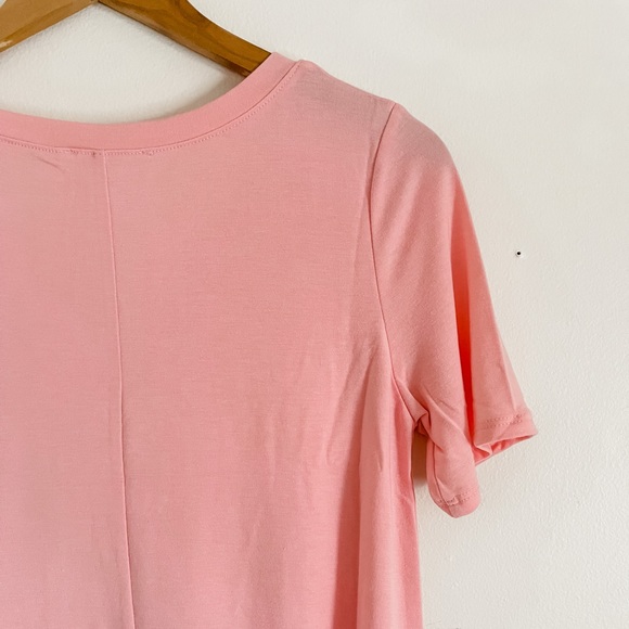 Zenana V Neck Tee Leopard Pocket - Picture 4 of 6